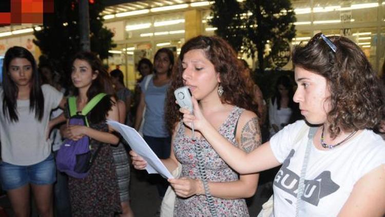 Eskişehirde kadınlar Çilem Doğanın serbest bırakılmasını kutladı