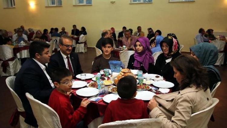 Hacılar belediyesinden şehit yakınlarına iftar