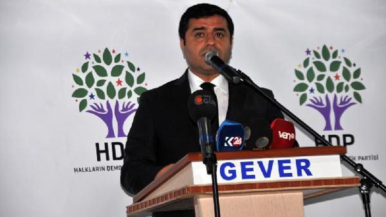 Demirtaş Yüksekovada konuştu: Halkımın iftarını açabileceği bir evi yok