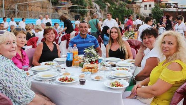 Alanyada yerleşik yabancılara iftar