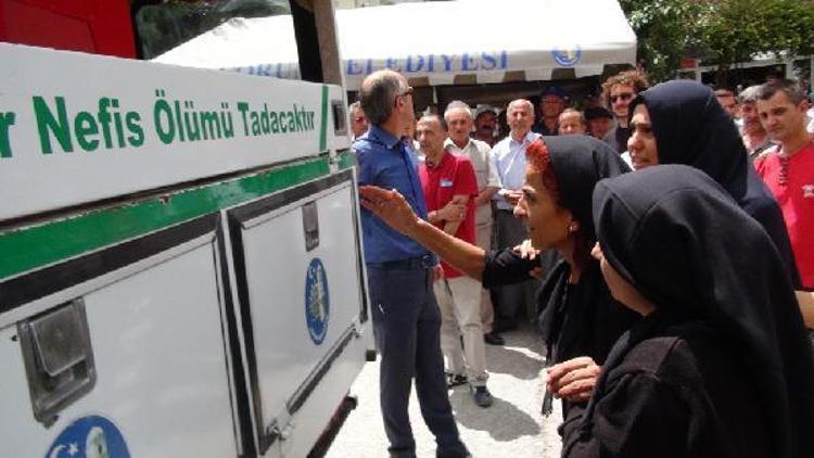 Çorumlu şehit Uzman Çavuş Erkoçu 10 bin kişi uğurladı