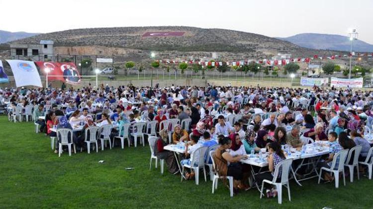 Mersin Büyükşehir Belediyesi, iftar sofrasını Mutta kurdu