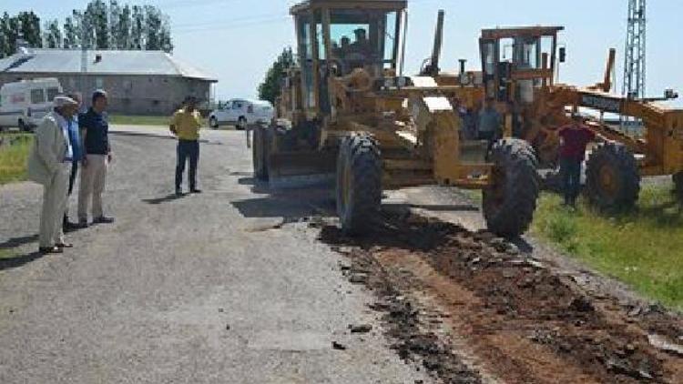 Malazgirtte yollar genişletiliyor