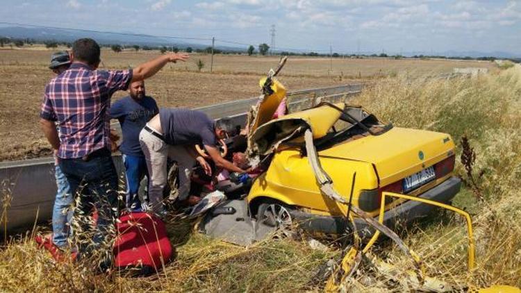 Sulama kanalına çarpan otomobilin sürücüsü yaralandı