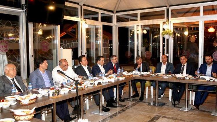 Ak Parti Ankara milletvekillerinin sahurda istişare toplantısı
