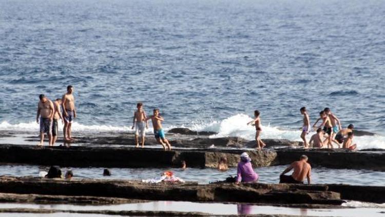 Gazipaşadaki doğal havuzlar ilgi çekiyor