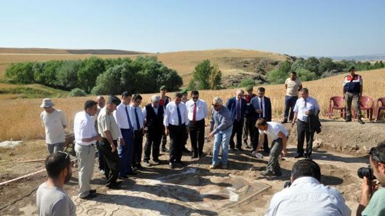 Kırıkkalede tarlada Roma mozaik kalıntıları bulundu