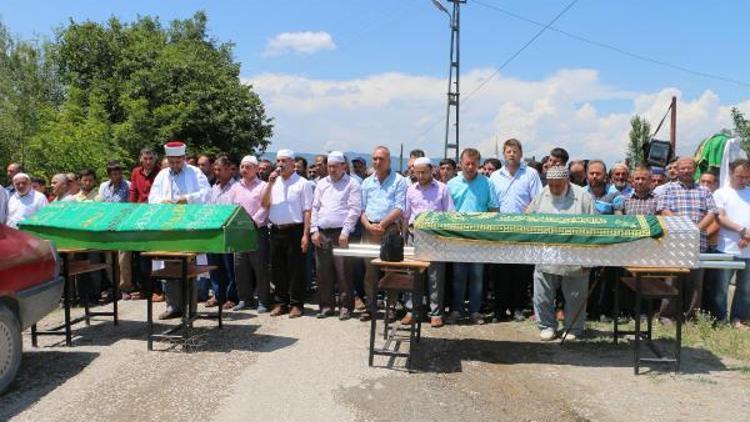 Kuyuda boğulan baba ve oğlu, gözyaşlarıyla toprağa verildi