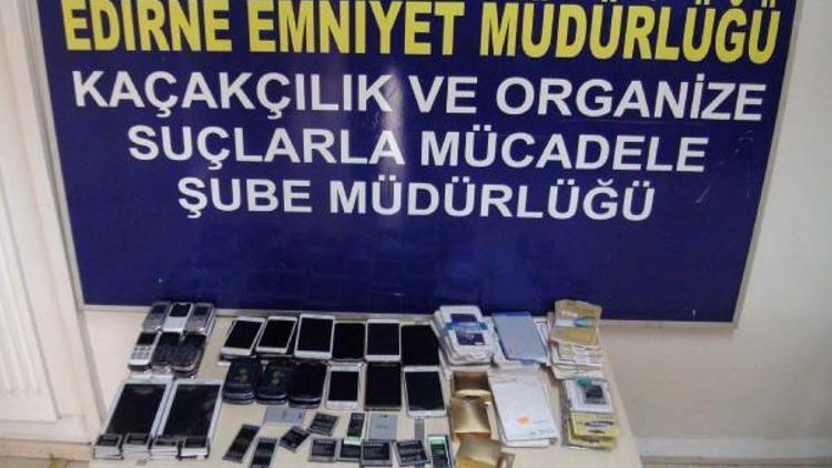 Edirne’de kaçak cep telefonu operasyonu