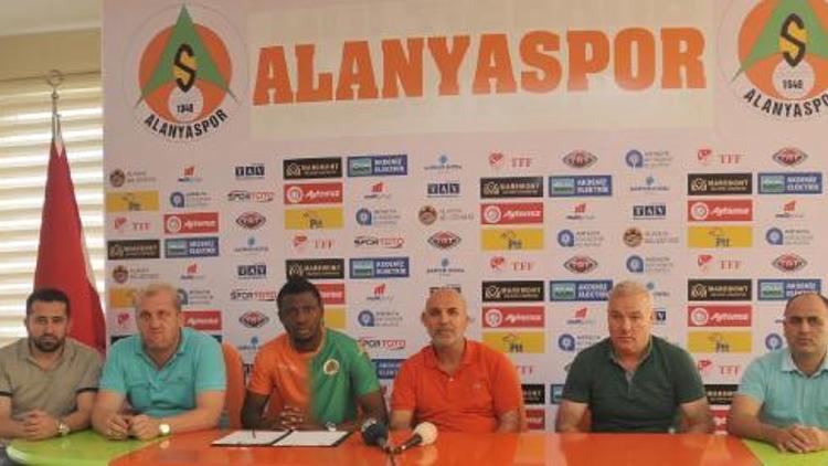 Alanyaspor sağ bek Akeem Latifu ile sözleşme imzaladı