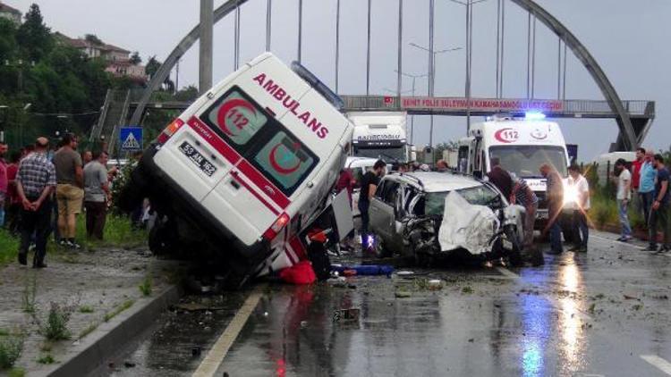 Hasta taşıyan ambulans, otomobille çarpıştı: 7 aylık bebek öldü, 5 kişi yaralandı