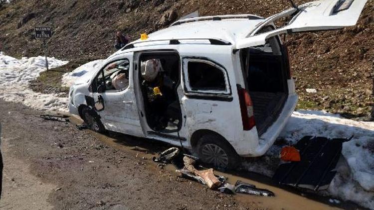 Kocasını parasını almak için oğluyla bir olup aracına koydukları bombayla öldürmüşler