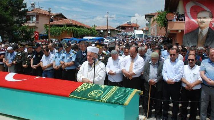 Havalimanı saldırısında ölen Çağlayan Çöl, toprağa verildi