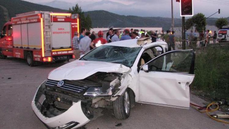 TIR trafik ışıklarında bekleyen araçları biçti: 2 ölü, 3 yaralı