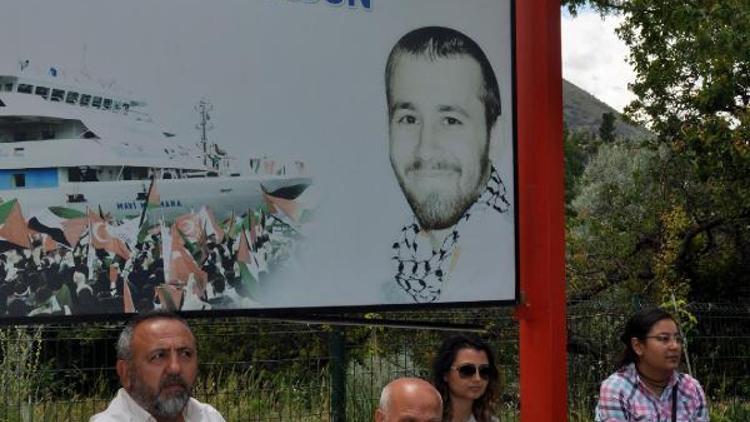 Furkan Doğanın kabri başında İsrail anlaşması protestosu