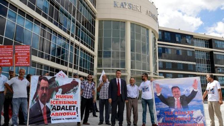 Alperenler Kayseri adliyesine siyah çelenk bıraktı