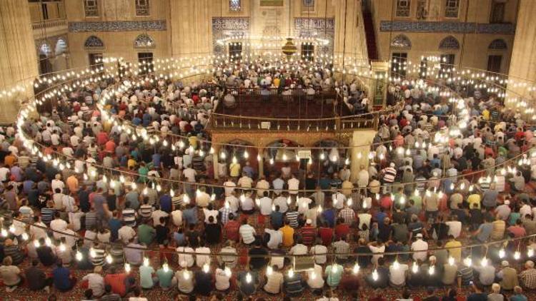 Kadir Gecesinde Selimiye Camii doldu, taştı