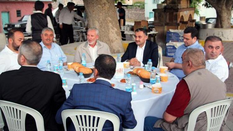 Başkan Cabbar Yukarı Develi Mahalle halkıyla iftarda buluştu