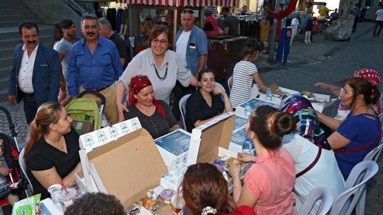 Tarihi Çarşıda 1500 kişilik iftar sofrası