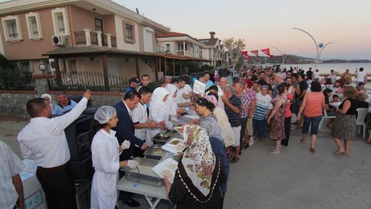 Deniz manzaralı iftar