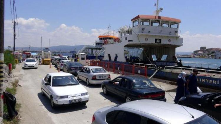 Çanakkalede feribot yoğunluğu devam ediyor - ek fotoğraflar