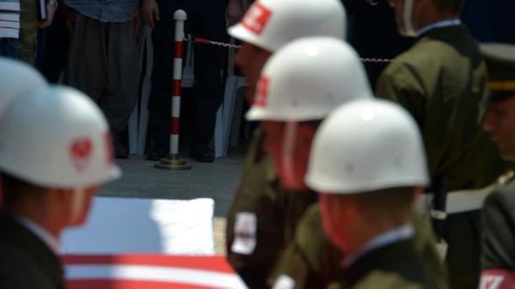 Şırnak şehidinin Adanadaki baba evine ateş düştü (2)