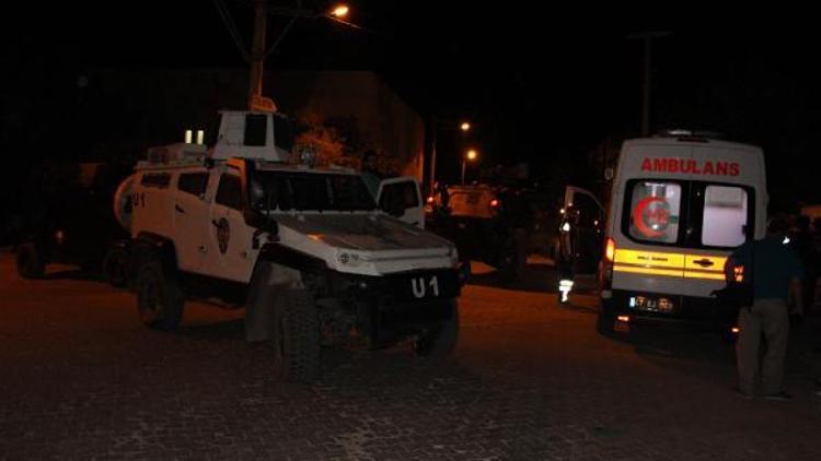 Kızıltepede polise düzenlenen bombalı saldırıda 1i hamile kadın 3 kişi yaralandı- Ek fotoğraf