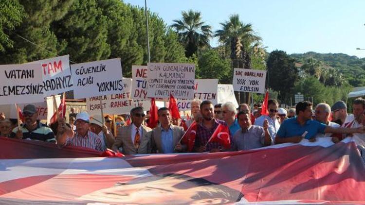 Ayvalıkta Madımak anması ve terör protestosu