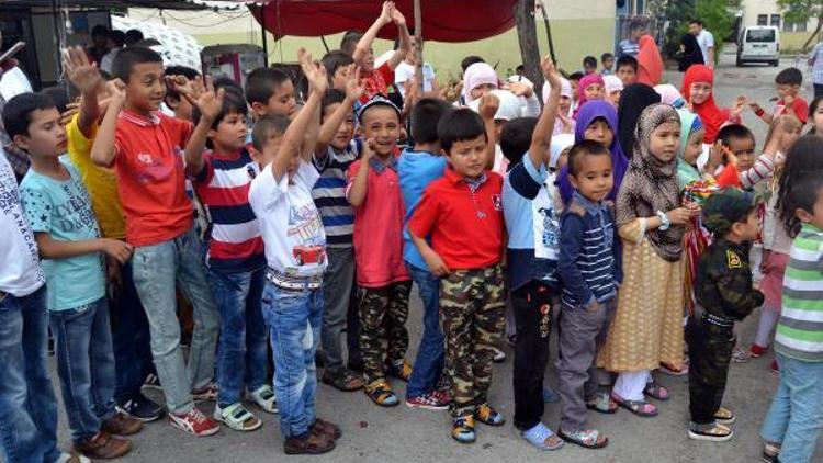 Türkistanlı çocukların  buruk bayramı
