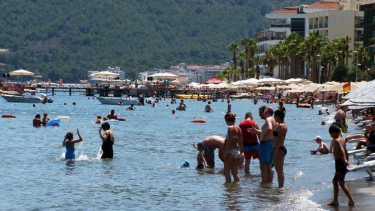 Marmariste tatil kalabalığı