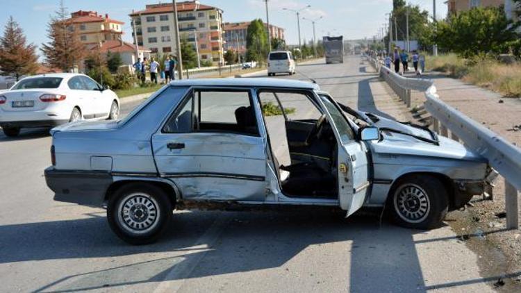 Konyada otomobil takla attı: 2si ağır, 3 yaralı