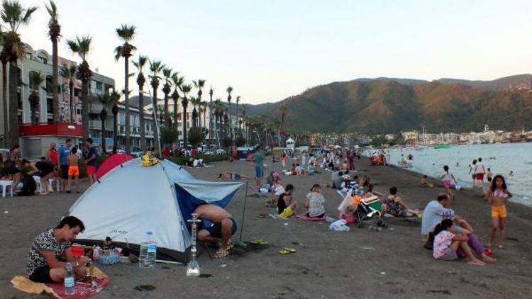 Marmaris plajları çadırkent oldu