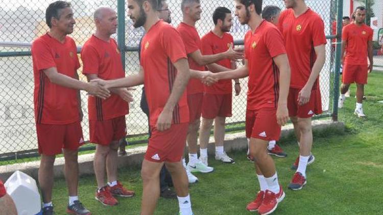 Eskeşehirspor teknik direktörü Özalan: Tek hedef Süper Lig