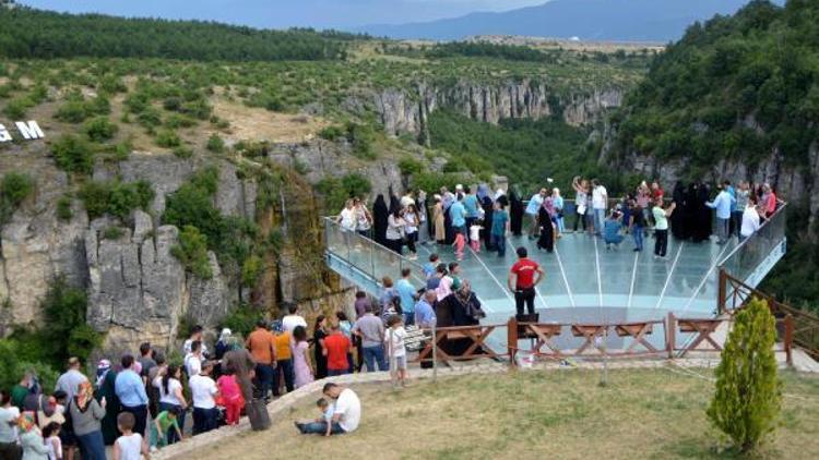 50 bin kişi Kristal Terastan kanyonu izledi