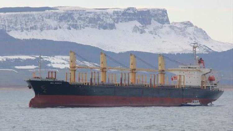 Makine arızası yapan gemi Cezayirde mahsur kaldı