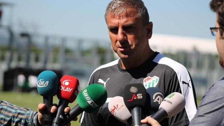 Bursaspor teknik direktörü Hamzaoğlu:Gitmek isteyeni tutmayız