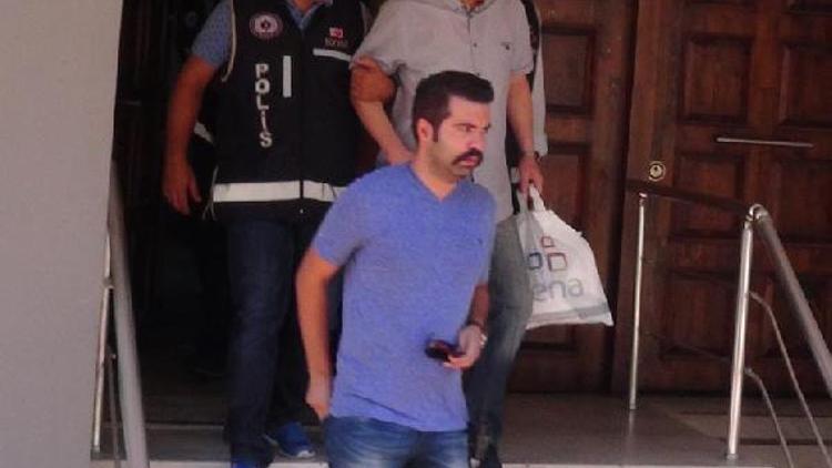 İzmirde FETÖ/PDY zanlısı 8 kişi adliyede