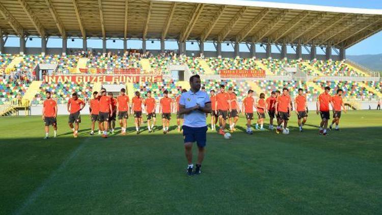 Yeni Bornova Stadına ilk Göztepe indi