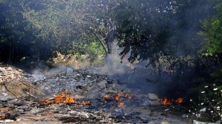 Antalyada 2 mahallede yangın çıkaran kişi yakalandı