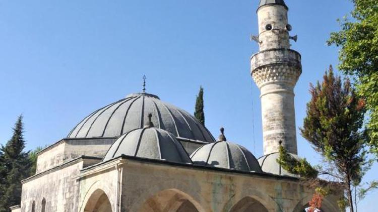 Tarihi cami restore ediliyor