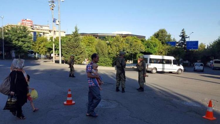 PKK, karakol ve üs bölgesine saldırdı:  Anne ile oğlu yaralı