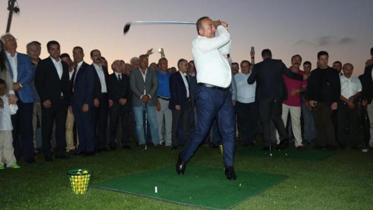 Dünyada tek özelliği taşıyan golf sahasına iki bakanlı açılış