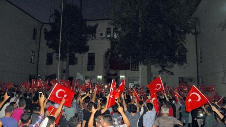 Siirtte darbe girişimi protesto edildi