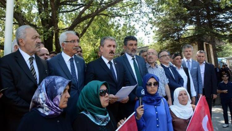 BBP Lideri Destici: Darbeciler arasında Yazıcıoğlunun düşen uçağını inceleyen isimler var