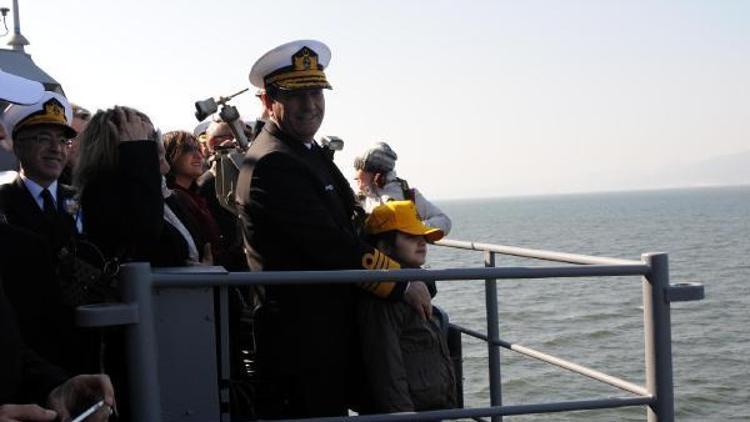 Donanma Komutanı sığındığı Yavuz Firkateyninde kamaraya kilitlendi