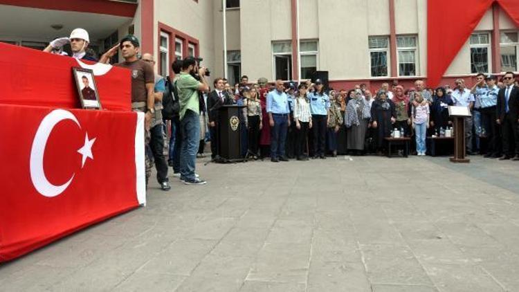 Özel Harekatçının polis babası: Operasyonda şehit olsaydı bu kadar yanmazdım