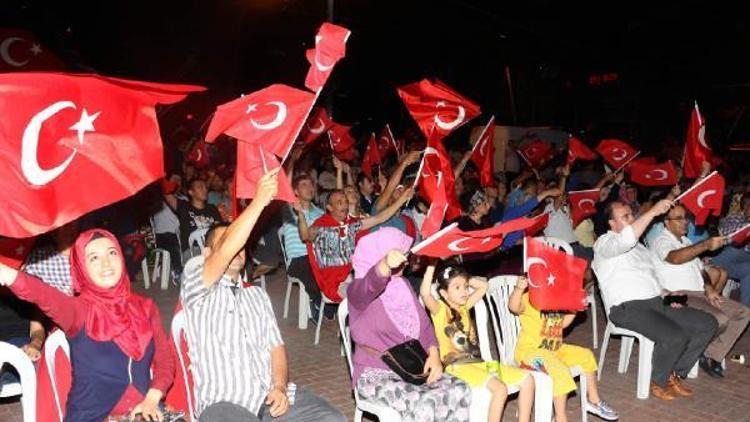 Antalya’da darbe girişimi protestoları sürüyor