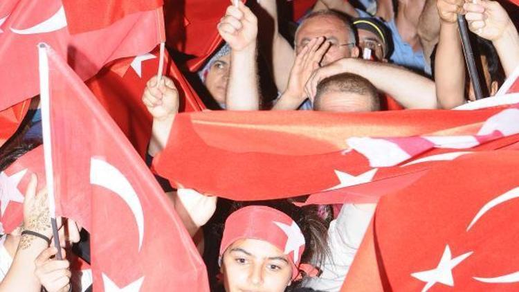 Nevşehirde demokrasi nöbeti devam ediyor