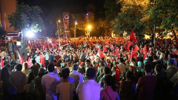 Çankırı’da STKlar darbe grişimini protesto etti