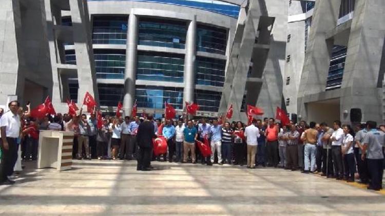 Adliyede darbe girişimi protestosu